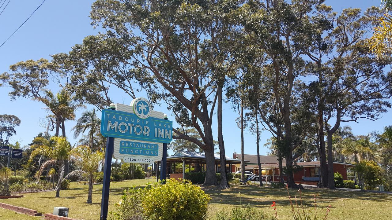 Tabourie Lake Motor Inn Buitenkant foto