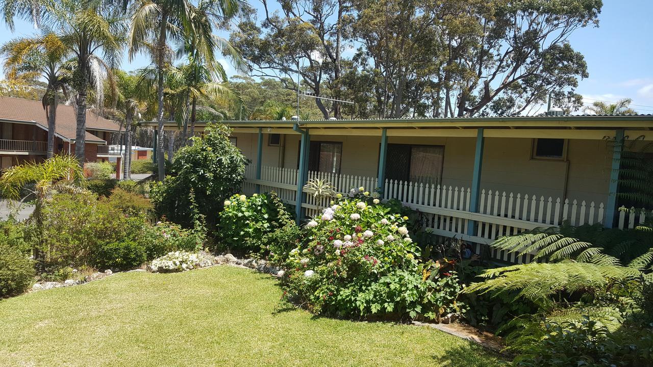 Tabourie Lake Motor Inn Buitenkant foto