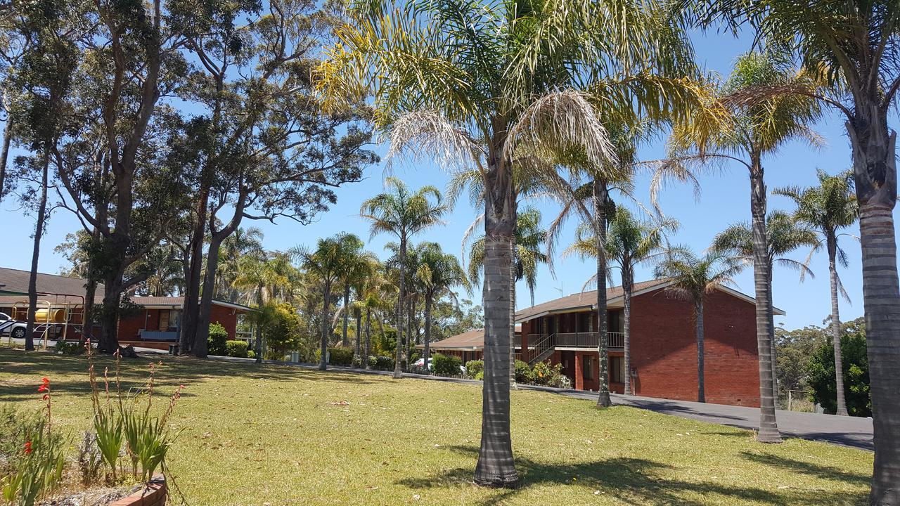 Tabourie Lake Motor Inn Buitenkant foto