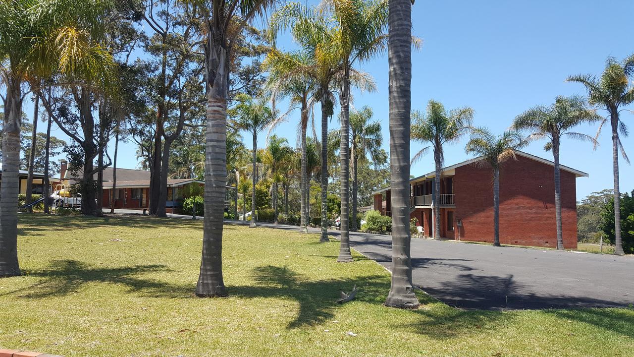 Tabourie Lake Motor Inn Buitenkant foto