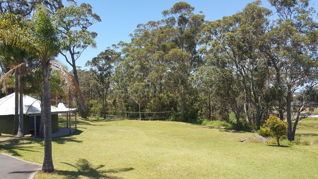 Tabourie Lake Motor Inn Buitenkant foto