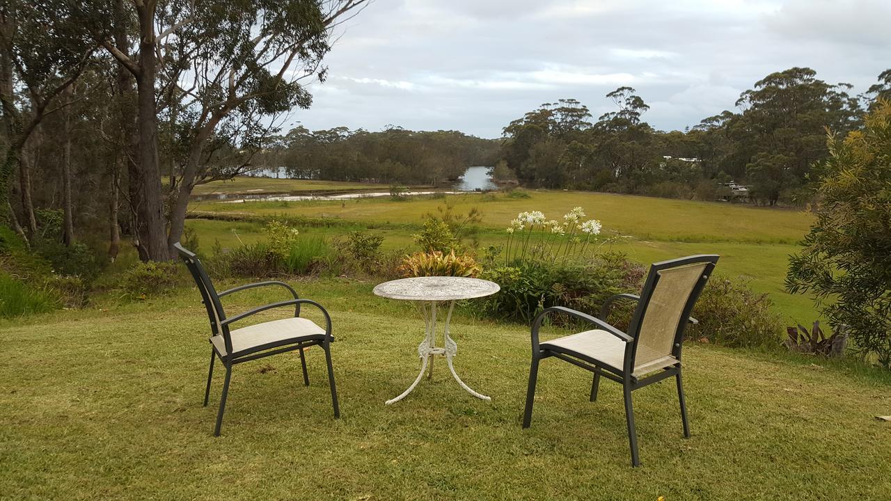 Tabourie Lake Motor Inn Buitenkant foto